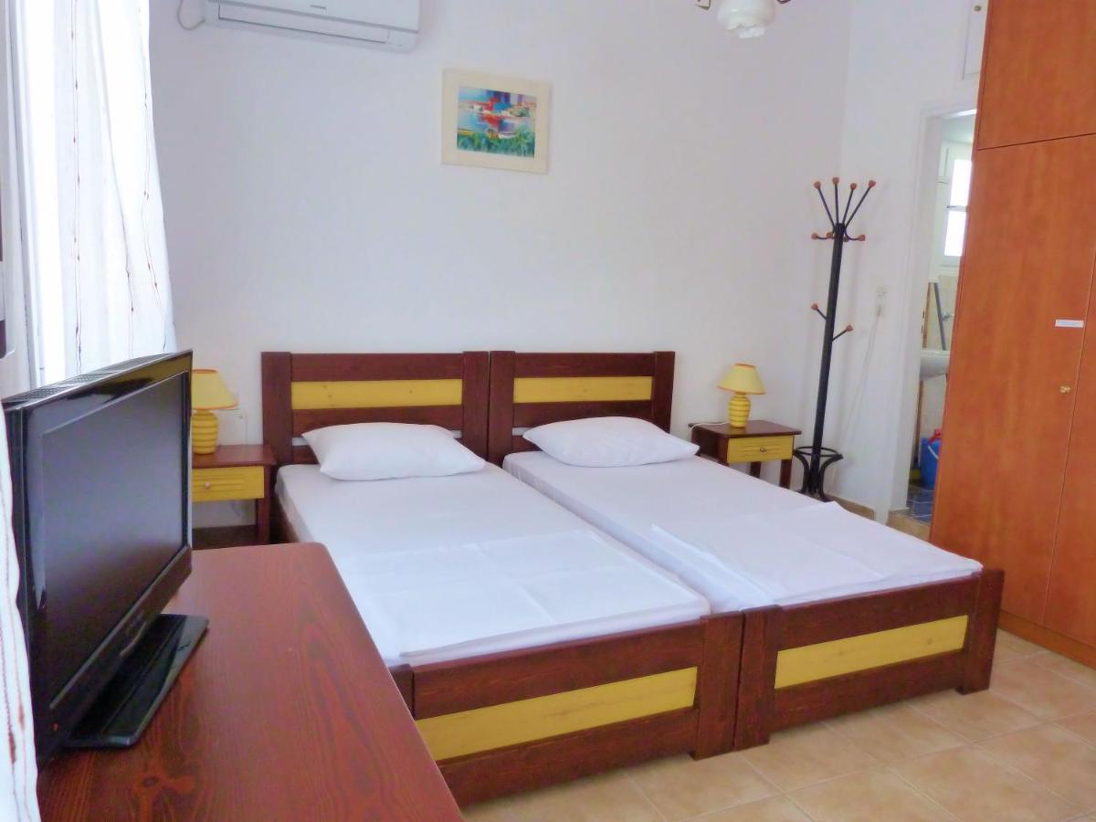 Ioli Apartments Alopronia Екстер'єр фото