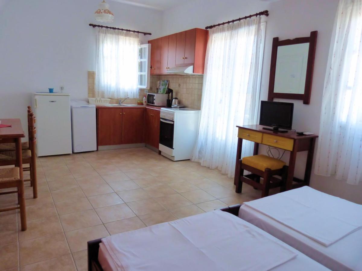 Ioli Apartments Alopronia Екстер'єр фото