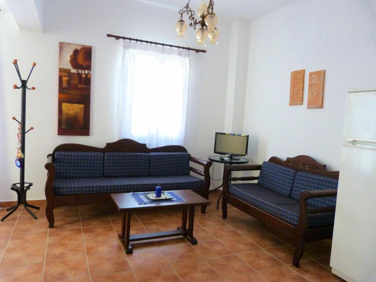 Ioli Apartments Alopronia Екстер'єр фото