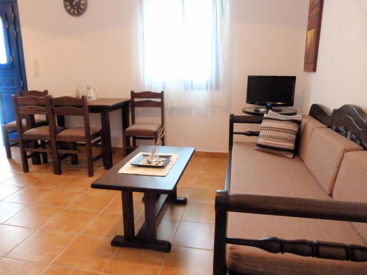 Ioli Apartments Alopronia Екстер'єр фото