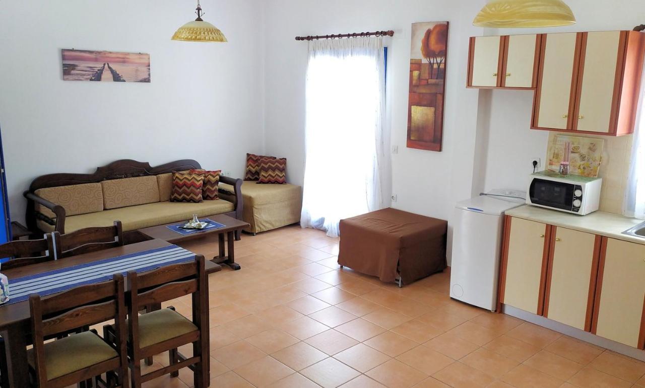 Ioli Apartments Alopronia Екстер'єр фото