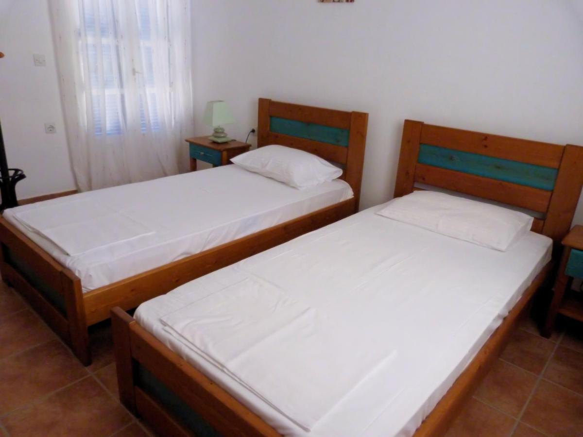 Ioli Apartments Alopronia Екстер'єр фото