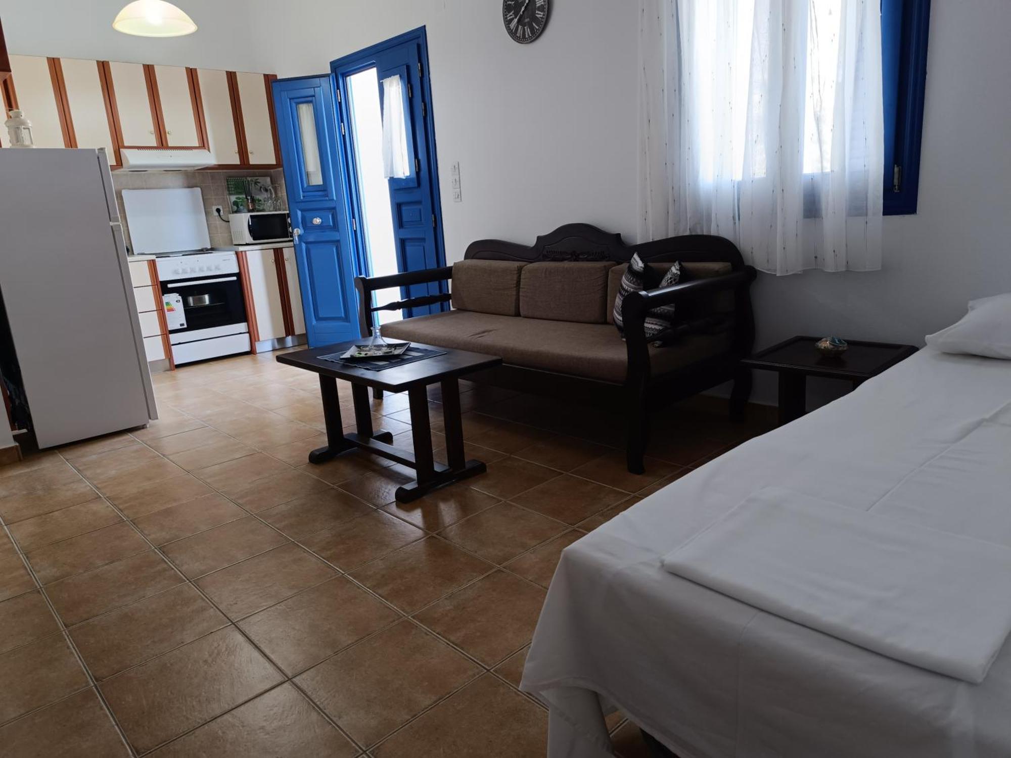 Ioli Apartments Alopronia Екстер'єр фото