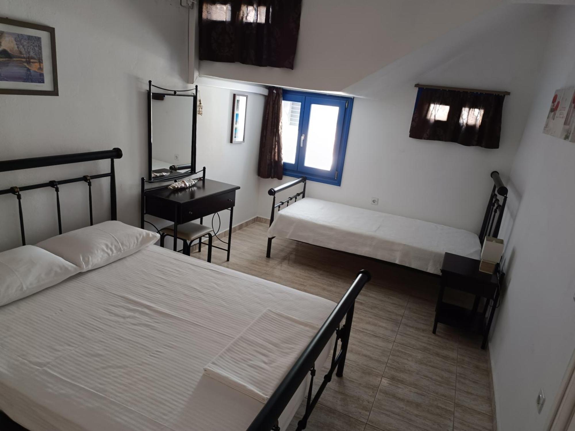 Ioli Apartments Alopronia Екстер'єр фото